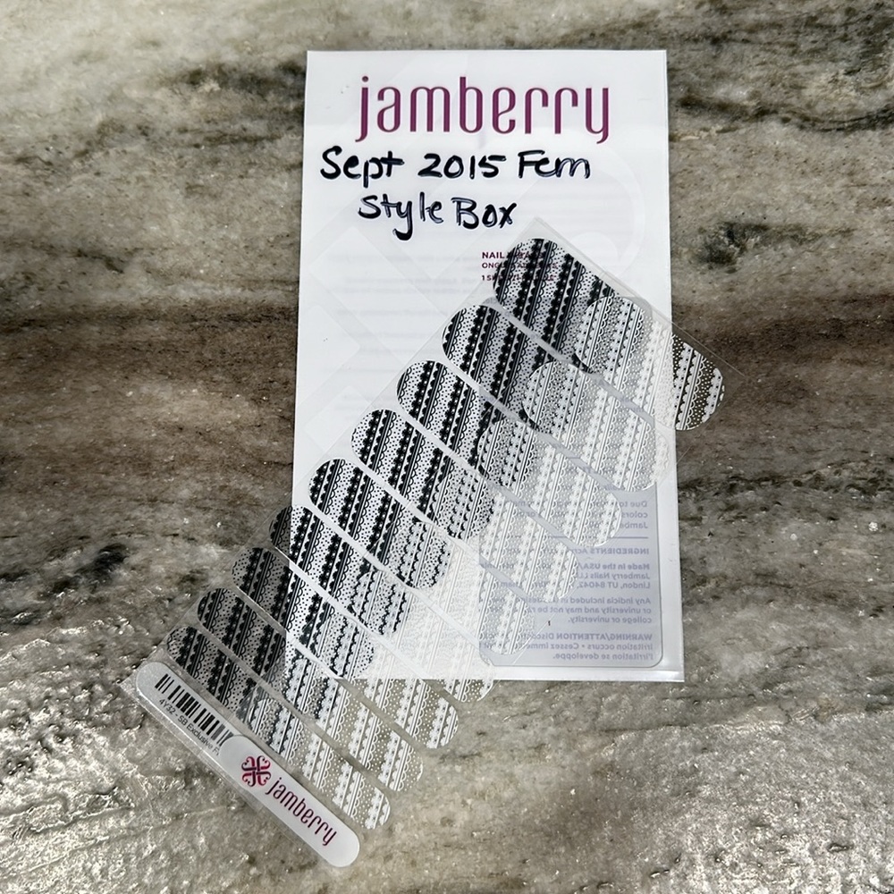 Jamberry Style Box SEPTEMBER 2015 - FEMININE White Black Lace Nail Wraps NEW HTF